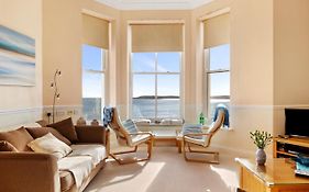7 South Beach Court - Sea Front Apartment With Spectacular Sea Views